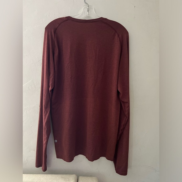 Lululemon Wine/Burdeos Men's Live in Practice Running Long Sleeve T-Shirt Sz L - Picture 3 of 10